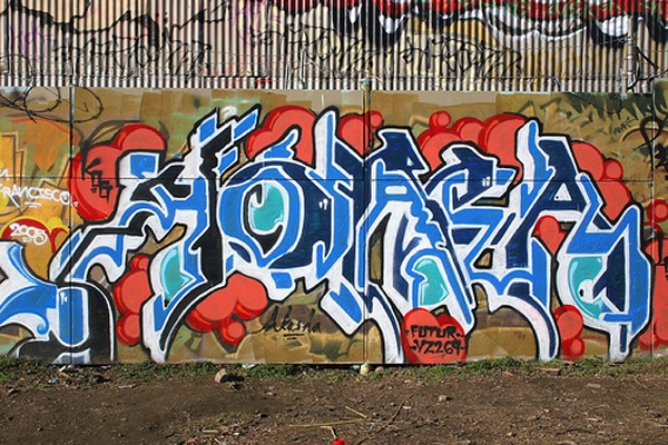 графити на стенах