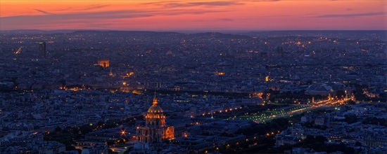Париж на закате
