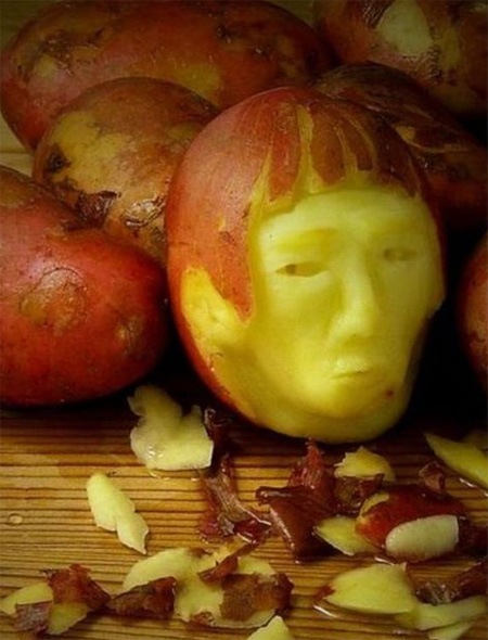 яблочная скульптура