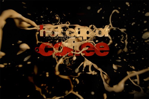 Брызги кофе в типографическом постере