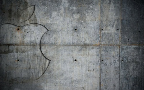 Apple на бетонной стене
