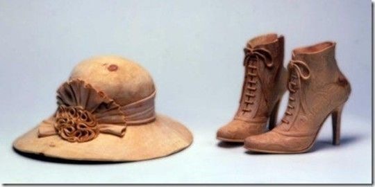 Женская шляпа и сапоги