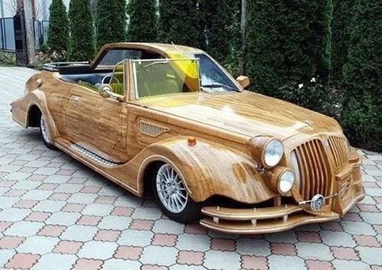 Коминированный деревянный автомобиль