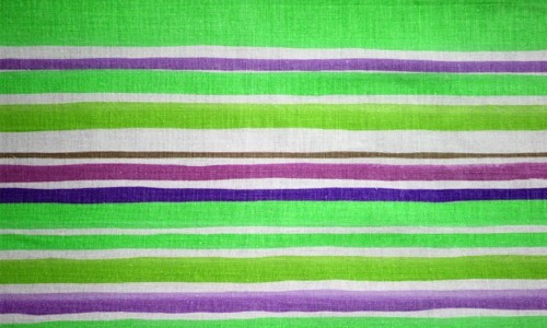 Полосатая зелено-пурпурная текстура
