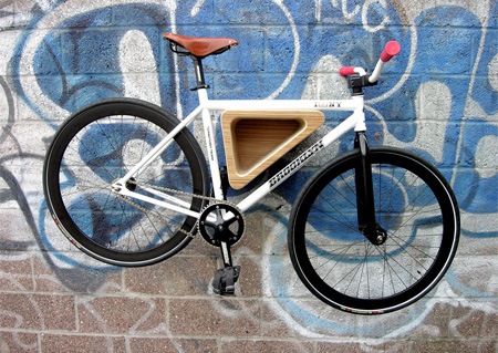 Стойка для велосипеда на стене